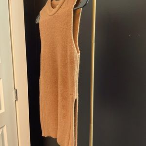 Wilfred (Aritzia Brand) Sleeveless Sweater